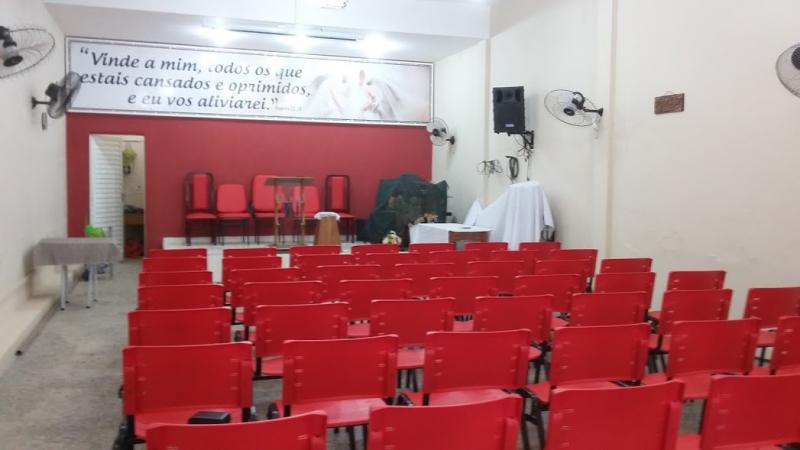 IGR. ASSEMBLÉIA DE DEUS NA SÃO JANUÁRIA -NITERÓI- cadeiras, púlpito...